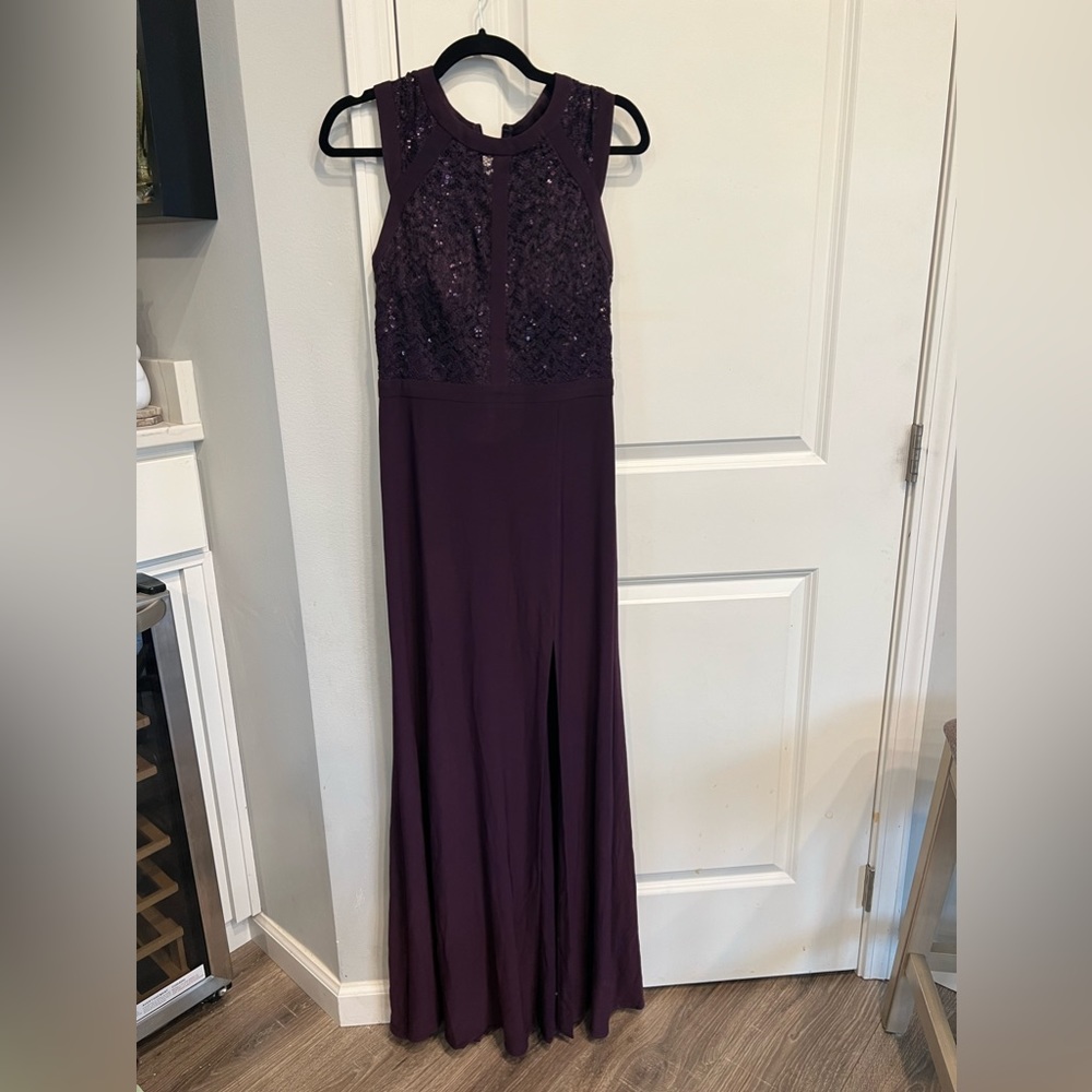 Dark purple bridesmaid/prom dress sparkle lace detail with built-in bra 👗 💃🏼
